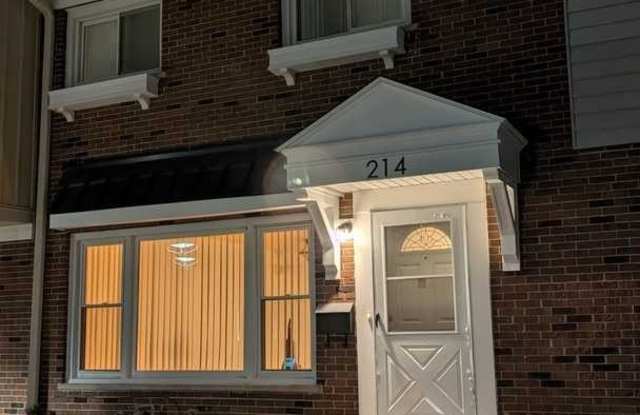 214 Frederick Place - 214 Frederick Place, Wood Dale, IL 60191