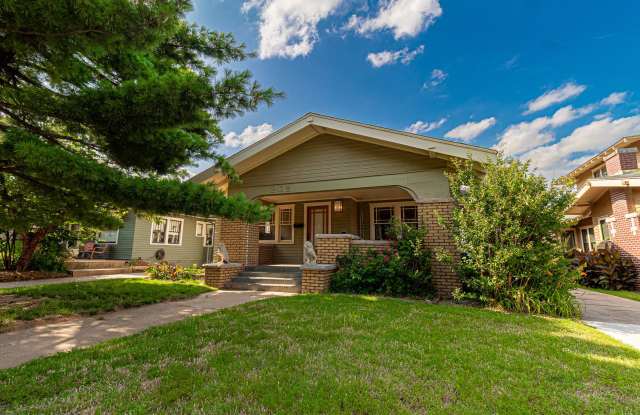 3 Bed 1 Bath in OKC! - Half off on the first month!! - 205 Northwest 21st Street, Oklahoma City, OK 73103 3 Bed 1 Bath in OKC! - Half off on the first month!! - 205 Northwest 21st Street, Oklahoma City, OK 73103