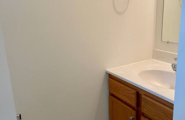2 Bed 2.5 Bath Townhouse in Mountville Gallery 4
