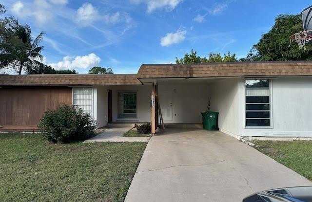 7013 NW 63RD Court photos photos