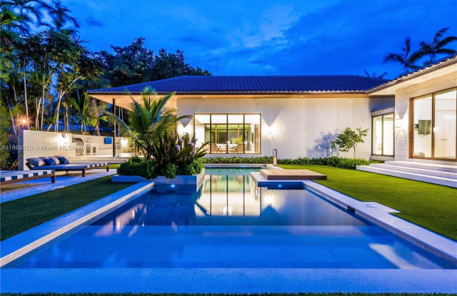 864 NE 84th St photos photos