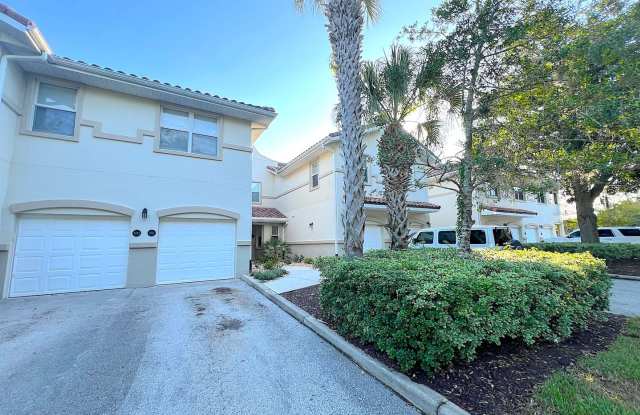 Luxury 3 Bed 2 Bath Condo Home in Gated Community for Rent! Gallery 3