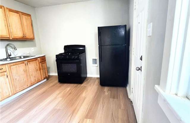 347 E 13th Ave photos photos