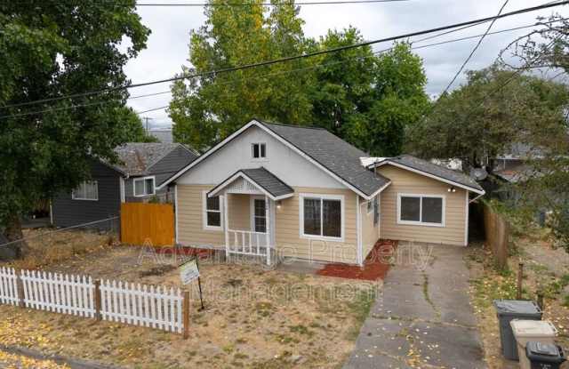 319 15th Ave SE photos photos
