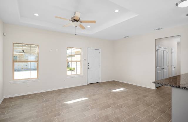 5913 Nightingale Ave photos photos