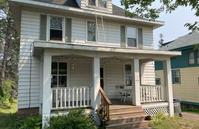 AVAILABLE JUNE - 6 BED 1.5 BATH Close to Campus! photos photos