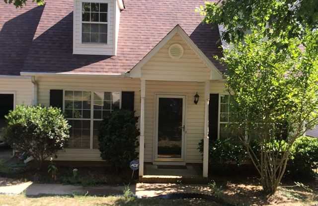 3 Bed, 2.5 Bath Home in Simpsonville is Available - 135 West Fall River Way, Greenville County, SC 29680