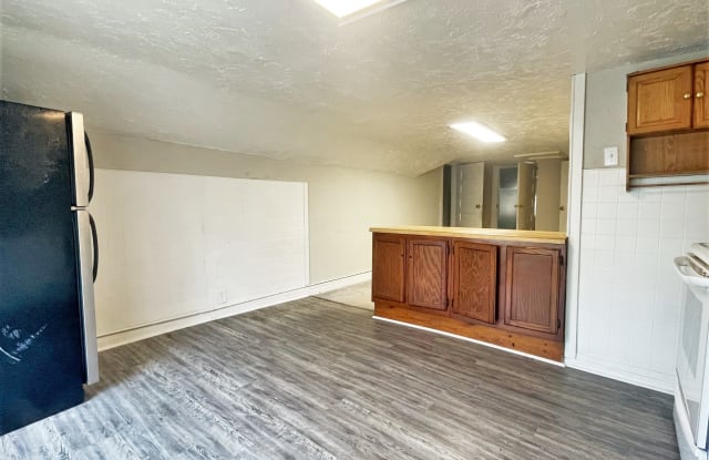 2304 East 5th Avenue - 2 Gallery 3