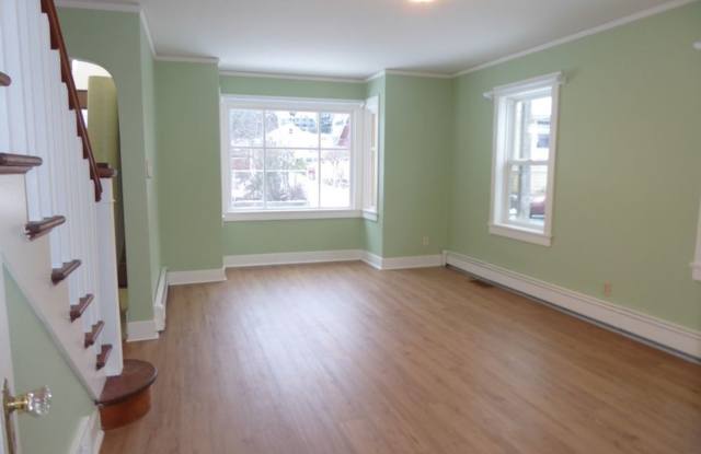 3BD/1.5BA, Downtown Juneau in the flats, Newly Remodeled, Garage, Mtn View, Minimum Lease to May 31, 2026 photos photos