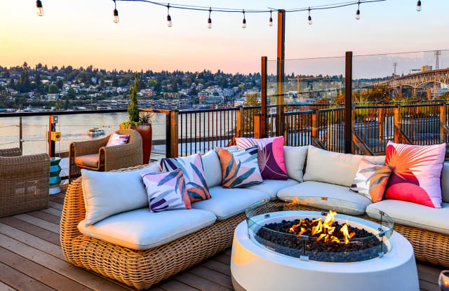 Eastlake 2851 on Lake Union photos photos