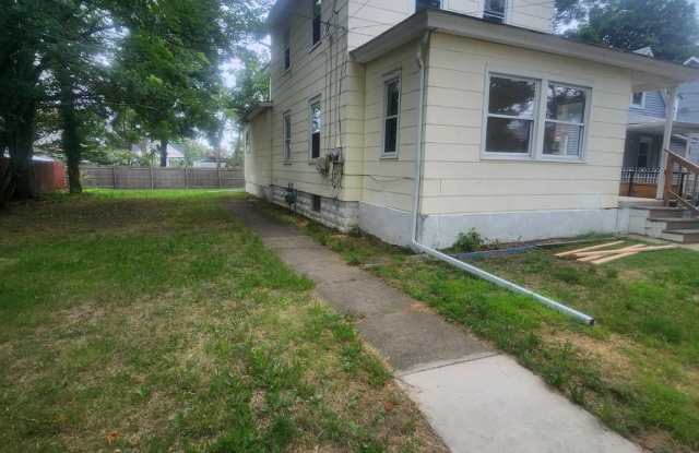 310 W GRAPE STREET photos photos