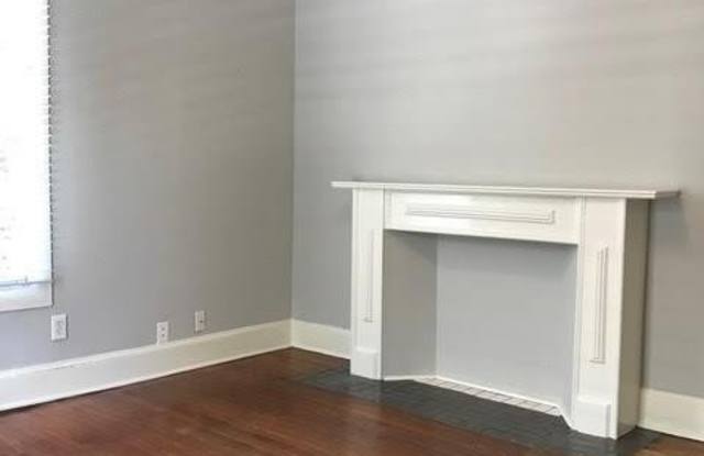 4507 Worth Street Gallery 4