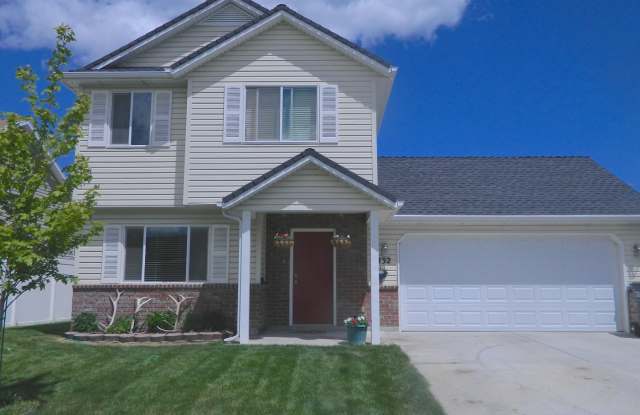 3 bedroom 2.5 bathroom Cornerstone Neighborhood photos photos