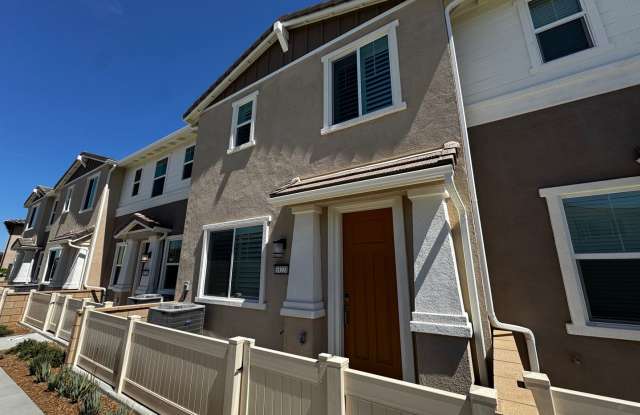 Beautiful, New Siena 3 Bedroom, 2.5 Bath Townhome with Solar for Rent photos photos