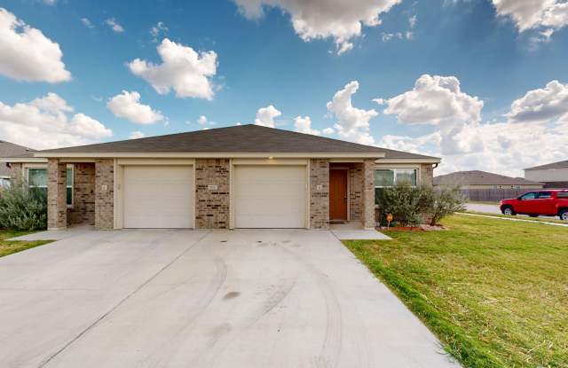 2 WEEKS FREE RENT IN A GORGEOUS DUPLEX IN COPPERAS COVE! photos photos