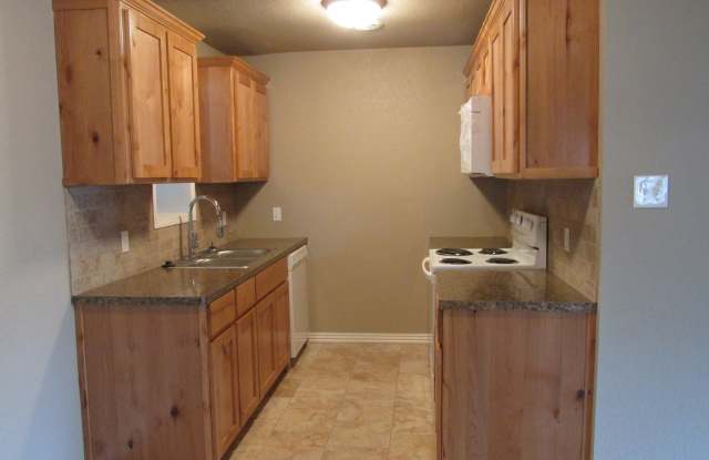 4 Bedroom House for Lease Gallery 3
