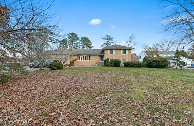399 Golfview Drive Gallery 2