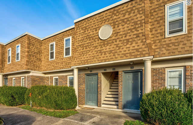 800 East Grand Avenue - 4 Bed/2 Bath photos photos