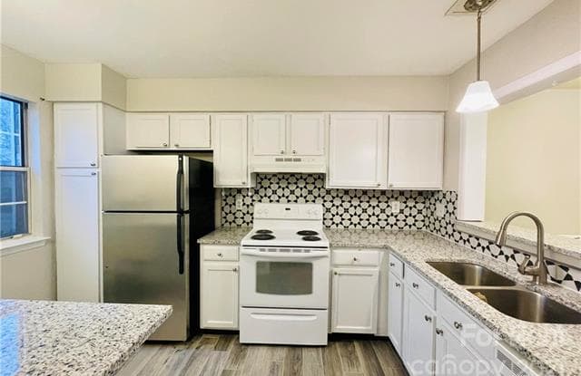 2805 Heathstead Place - 2805 Heathstead Place, Charlotte, NC 28210