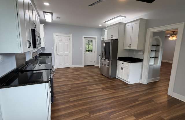1211 Glenwood Drive Gallery 2