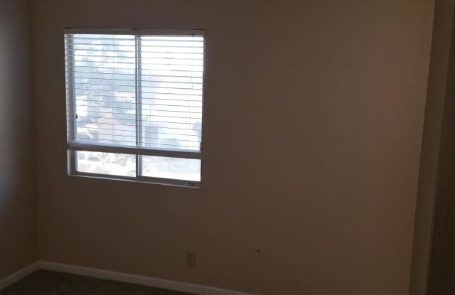 8841 N 12TH Place Gallery 4