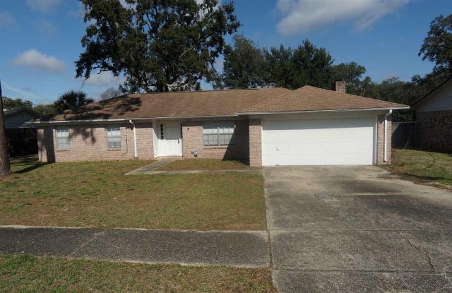 6942 Falcon Dr - 6942 Falcon Drive, Bellview, FL 32526