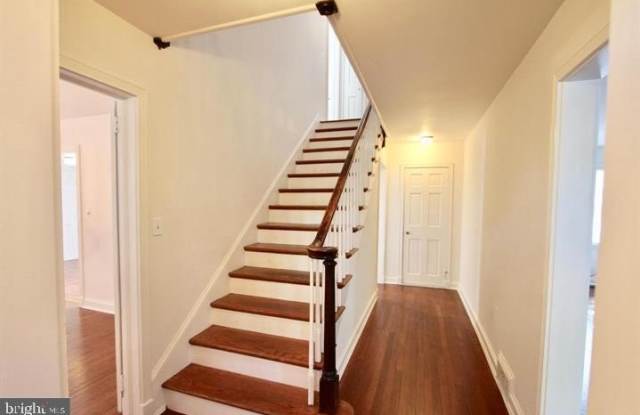 104 BAYARD Avenue Gallery 3