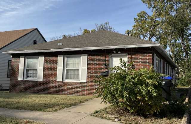 Updated 2 Bedroom Duplex – Available 2/20/2026 photos photos Updated 2 Bedroom Duplex – Available 2/20/2026 photos photos