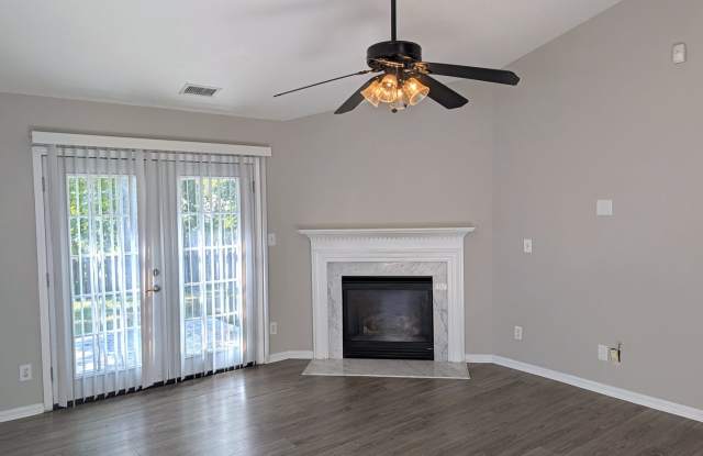 4 Bedroom! University Area! 100% Updated! Gallery 4