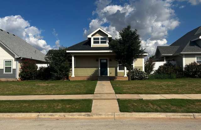 Fully furnished 3-bedroom, 3-bath Gallery 1