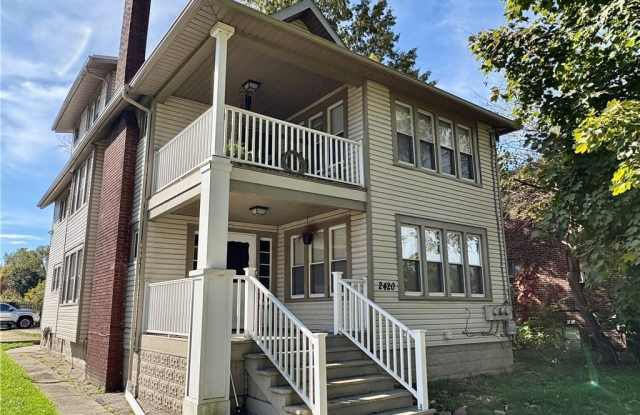 2420 E Market Street unit: 2 photos photos