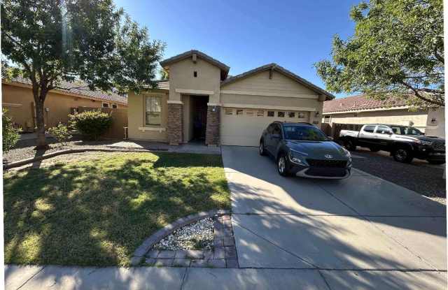 2747 E CLIFTON Avenue photos photos