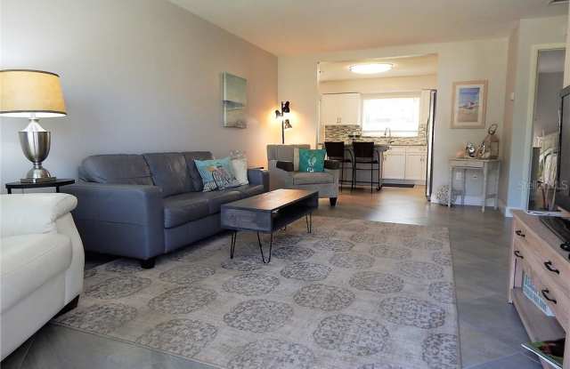 1079 LOCH HAVEN DRIVE S Gallery 4
