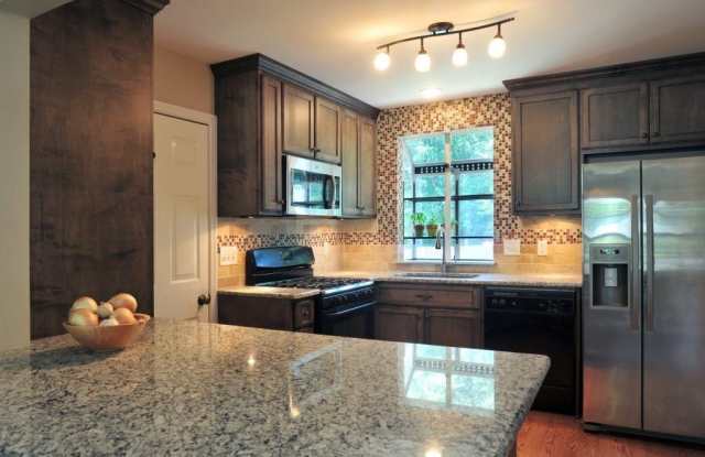 115 Park Bridge Ln Gallery 2