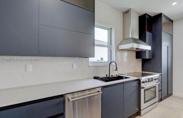 3900 SW 137th Court, Miami, FL 33175 photos photos