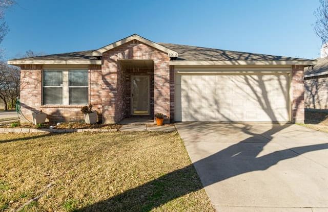 8212 Canoe Ridge Lane - 8212 Canoe Ridge Lane, Denton, TX 76210