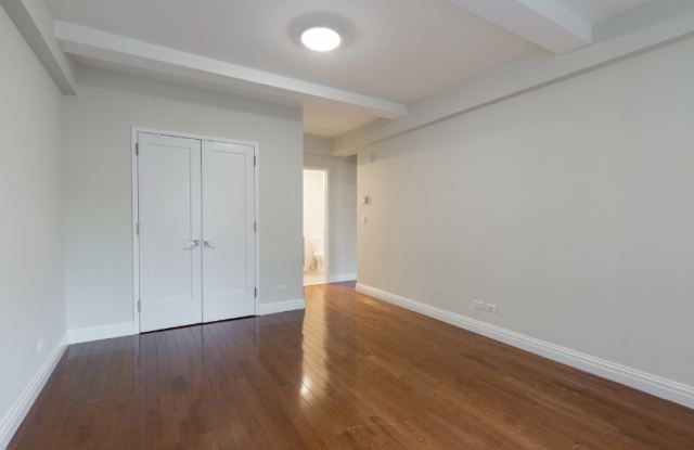 204 W 70th St Gallery 4