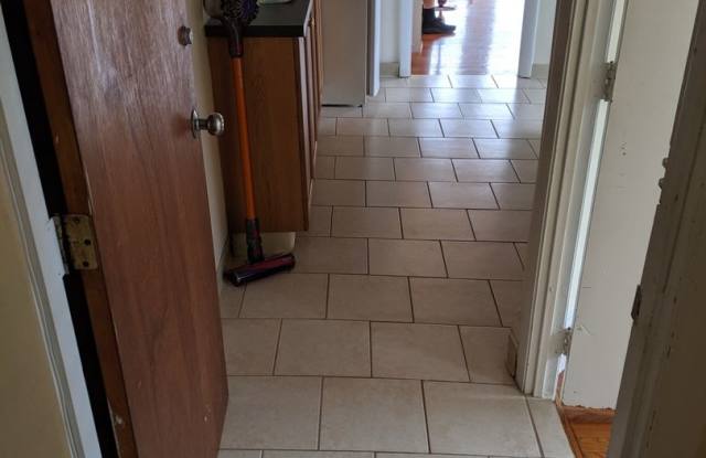 Nicely updated 1 bedroom near Porter Square! - 60 Walden Street, Cambridge, MA 02140