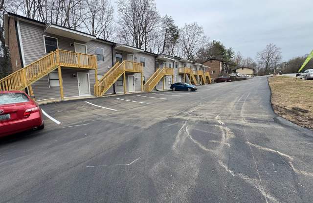 Newly Remodeled 1 Bedroom Apartment Gallery 2
