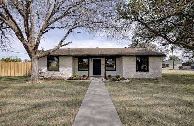 600 E Broadway St photos photos