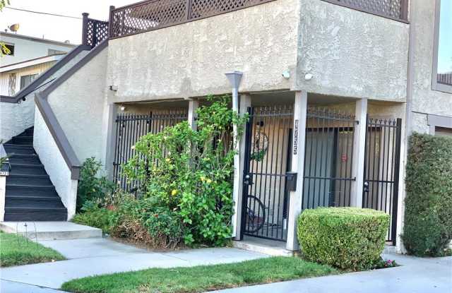 4755 Orion Avenue Gallery 2
