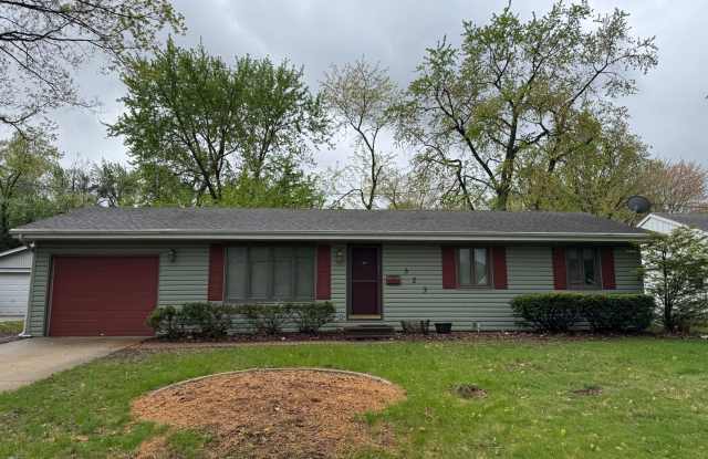 Just Remodeled! 3 Bedroom 1 Bath near just about everything! photos photos