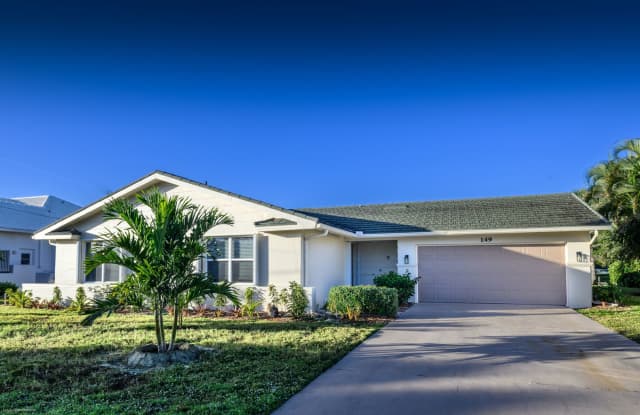 WATERFRONT WITH DOCK  LIFT. TURNKEY FURNISHED- SEASONAL / OFF-SEASON RENTAL photos photos