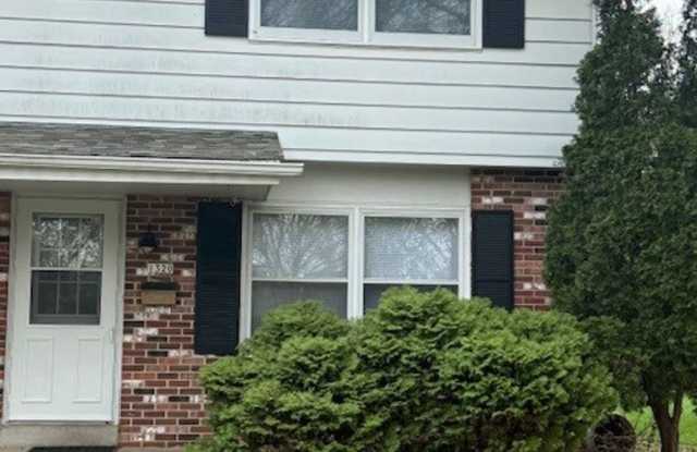 Updated 3 Bedroom - 1.5 Bath Duplex in Lake Geneva photos photos