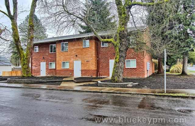 3 Bed, 1.5 Bath Townhouse in Vancouver Gallery 1
