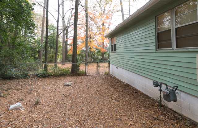 900 Charles Ct Gallery 2