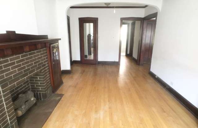 2906 W Eastwood Ave - 2906 W Eastwood Ave, Chicago, IL 60625