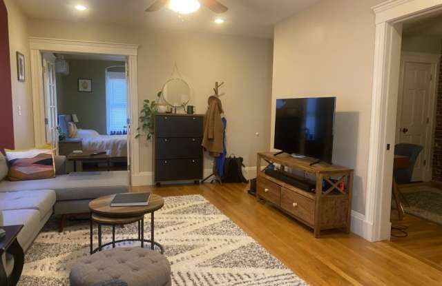 35 Pinckney St. Gallery 4