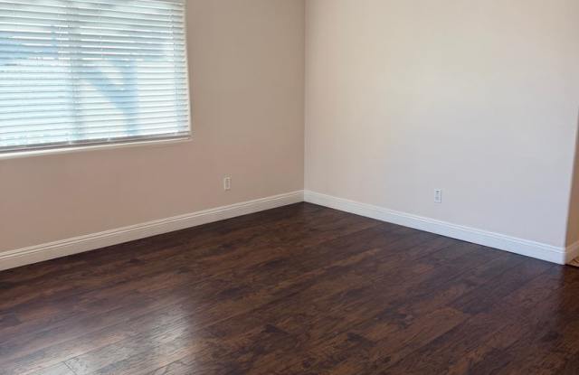 1377-1379 Monserate Ave Gallery 4