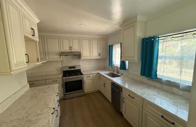 Beautifully Remodeled 3 Bedroom 2 Bath Home with Stunning Panoramic Views in Monterey Park! Gallery 4